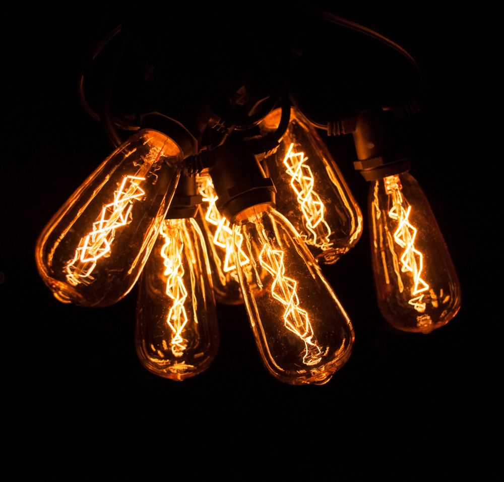 ST40 Zig Zag Edison Commercial String Light Sets with Black Wire